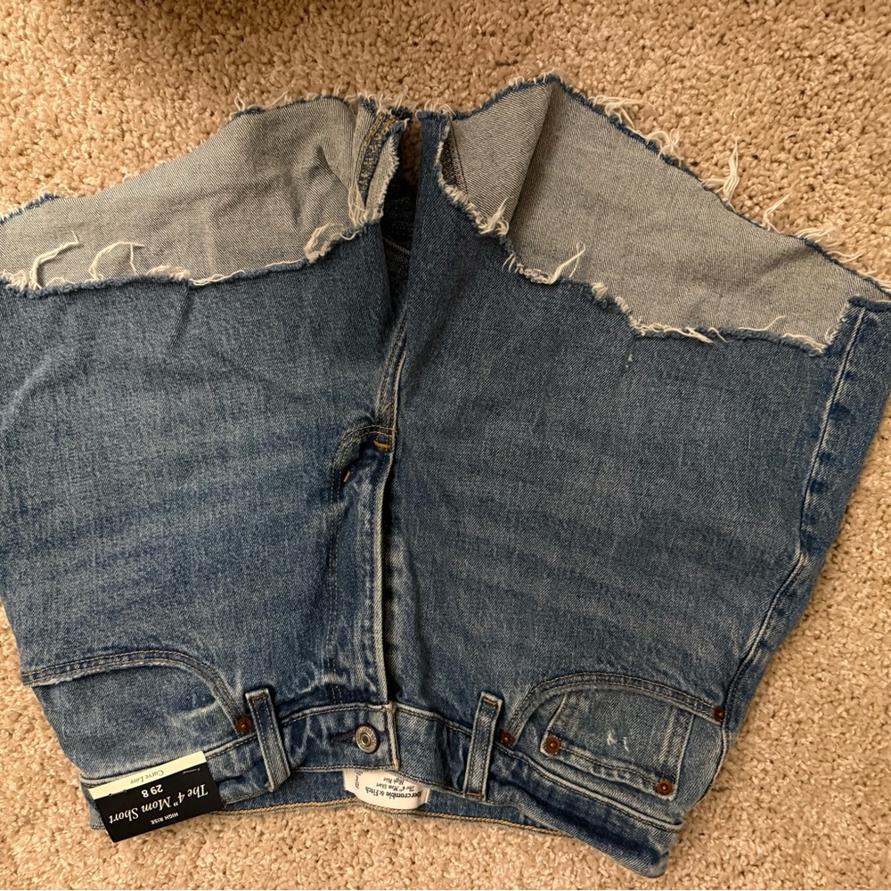 NWT Abercrombie & Fitch The Mom Short High Rise Denim Shorts Size 29/8